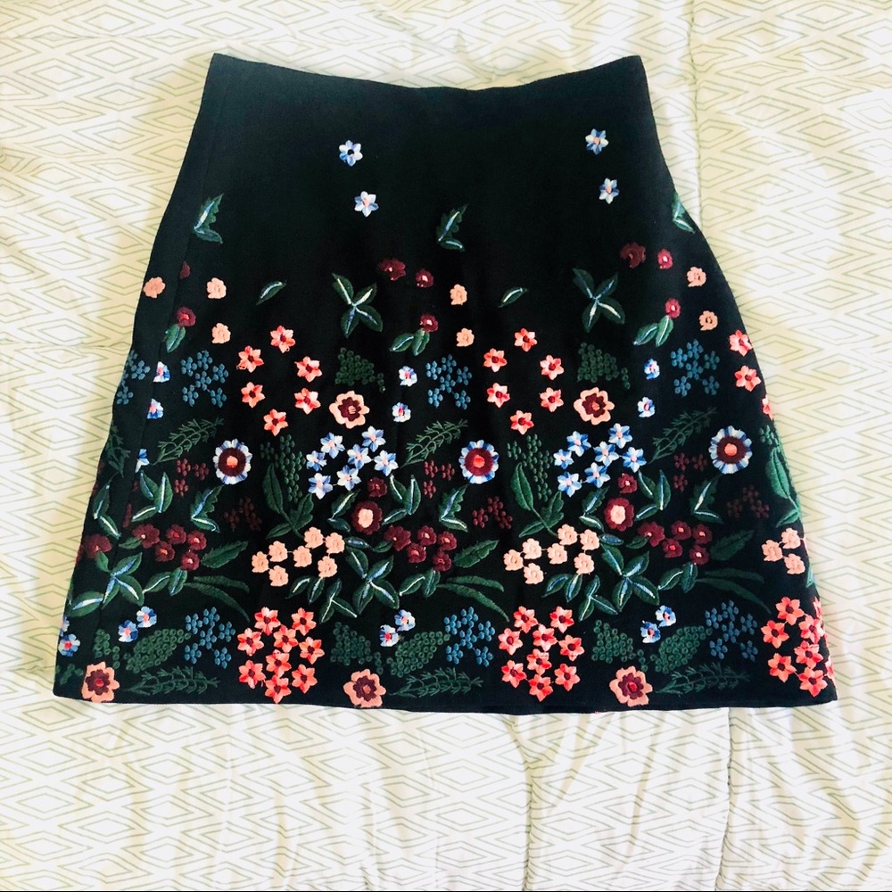 Zara embroidered mini skirt